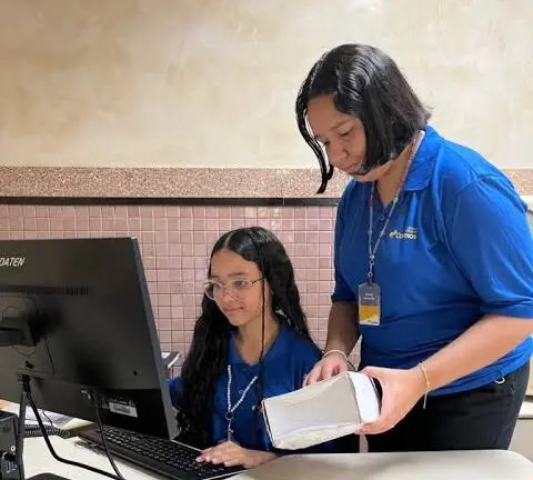 Os estudantes com idade entre 14 e 21 anos completos no momento da contratação podem se candidatar ao programa | Foto: Divulgação