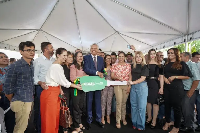Novos veículos chegam para alunos de escolas estudais e municipais|