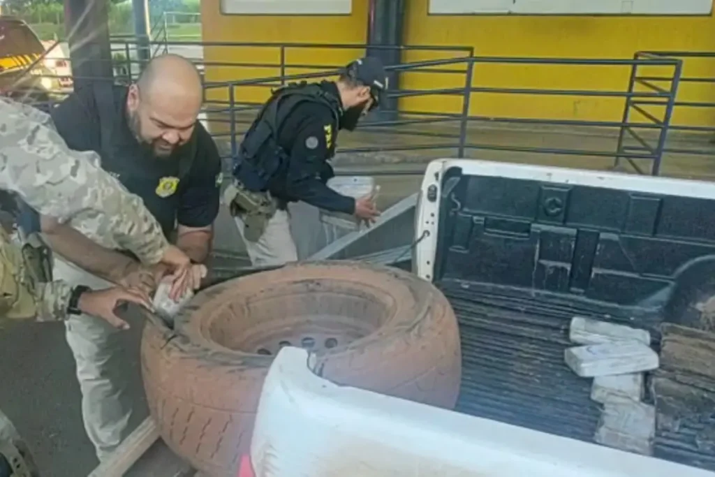 Cinco pessoas da mesma família são presas por tráfico de drogas em Itumbiara