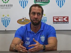 O técnico Paulo Massaro seguirá no comando do Crac | Foto: Arquivo pessoal