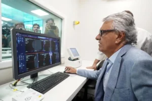 Caiado inaugura serviço de tomografia do Hospital de Formosa