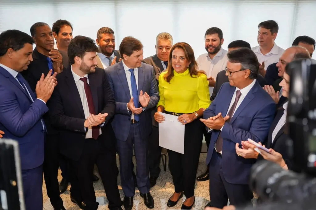 Mulheres com medida protetiva e idosos receberão R$ 300 por mês. | Foto: Divulgação