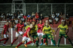 Tigre é dominado pelo Dourado e sofre a terceira derrota seguida na temporada (Foto: Roberto Corrêa/Vila Nova)