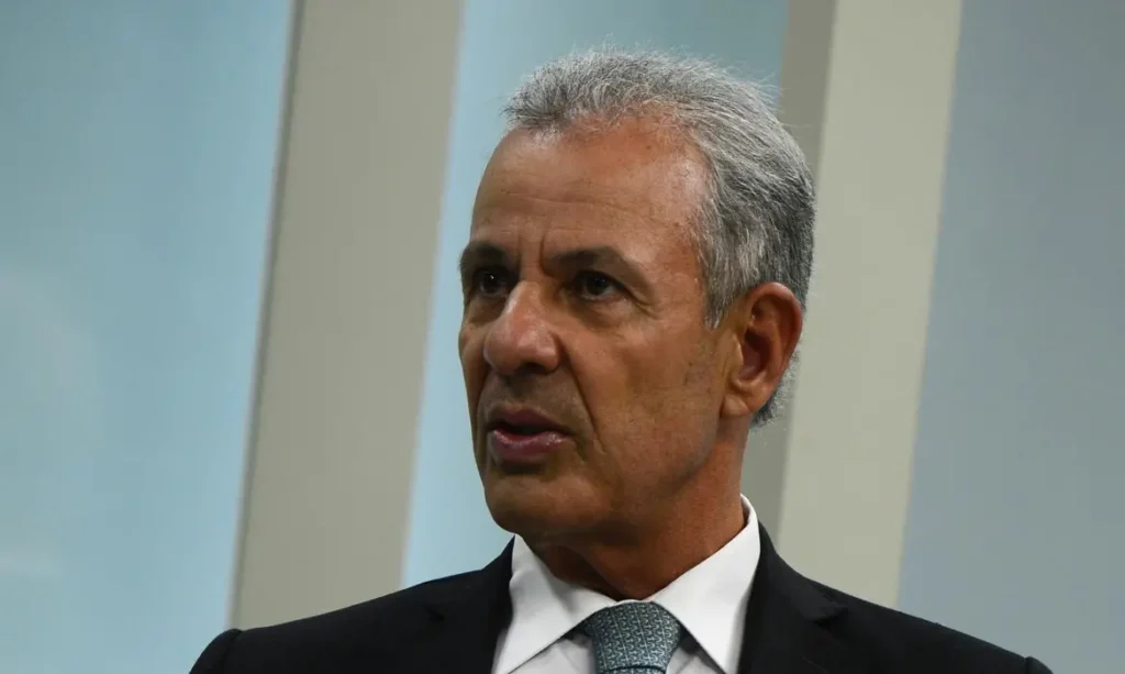 O ministro de Minas e Energia, Bento Albuquerque, dá entrevista ao programa Brasil em Pauta, da TV Brasil