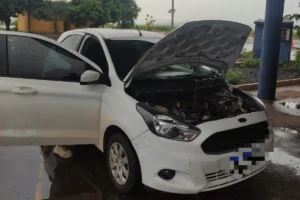 PRF apreende em Itumbiara carro roubado em SP com placa clonada em MG