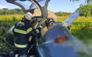 Aeroporto Internacional de Goiânia informou que a torre de controle recebeu contato do piloto solicitando pouso de emergência | Foto: Divulgação/Corpo de Bombeiros
