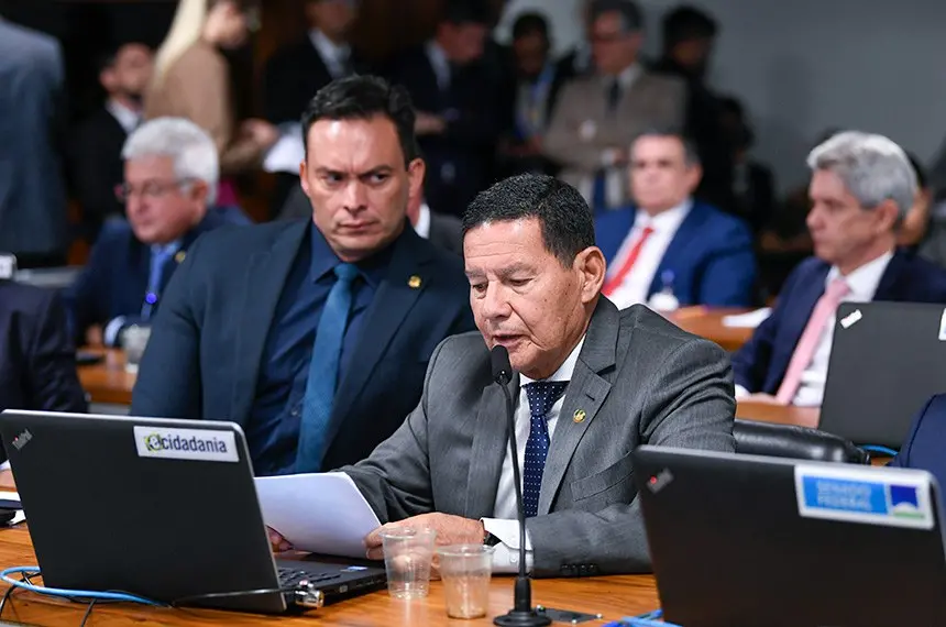 A proposta também altera as penas para esses atos. | Foto: Senado