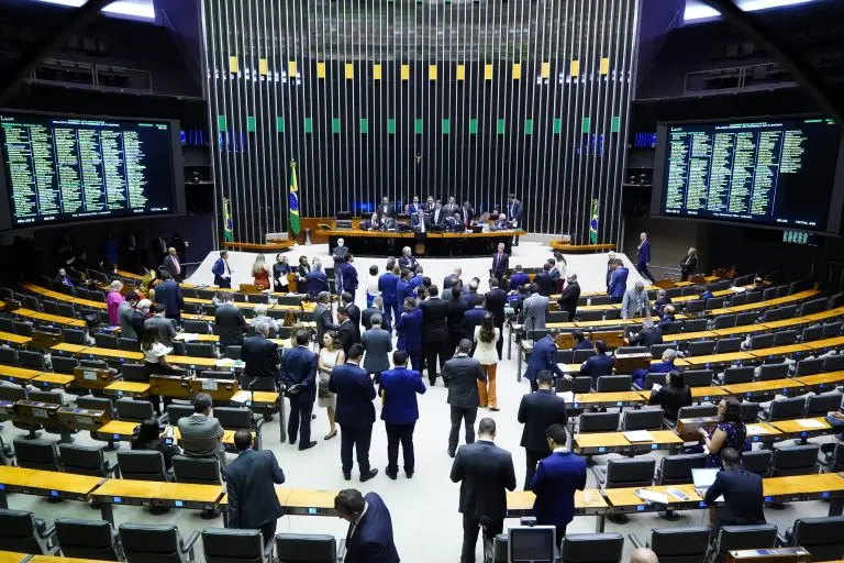 Também estão na pauta outras matérias relacionadas às mulheres. | Foto: Pablo Valadares/Câmara dos Deputados