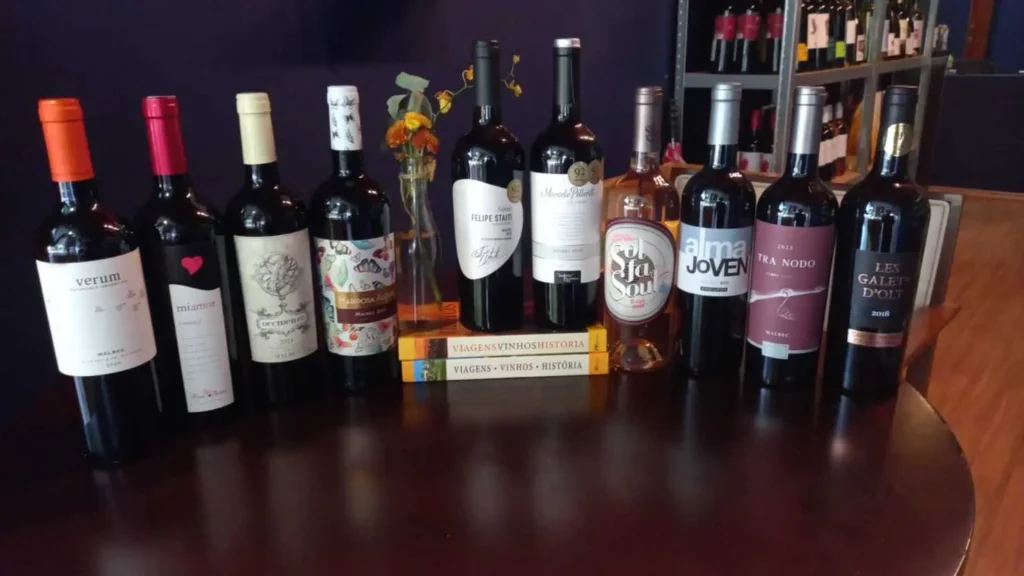 Os vinhos produzidos a partir da uva Malbec estão entre os favoritos dos brasileiros É comum muitos novos consumidores começarem suas aventuras no vinho a partir da Malbec | Foto: Divulgação