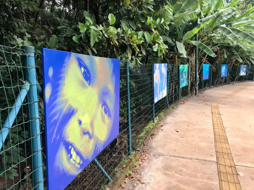 A exposição ‘Corre Curumim!’, de Wagner Araújo, vem para sensibilizar e alertar sobre a cultura indígena que faz parte do DNA brasileiro. | Foto: Divulgação