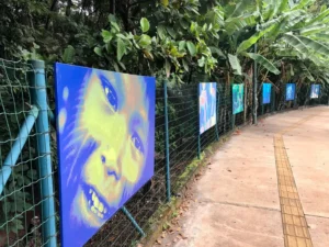A exposição ‘Corre Curumim!’, de Wagner Araújo, vem para sensibilizar e alertar sobre a cultura indígena que faz parte do DNA brasileiro. | Foto: Divulgação