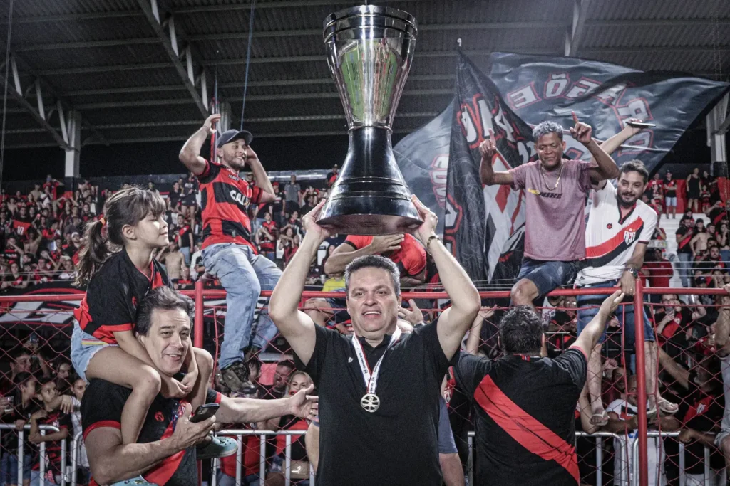 Dragão é o segundo maior campeão estadual, com 17 títulos e abre vantagem sobre o Vila Nova (Foto: Ingryd Oliveira/ACG)