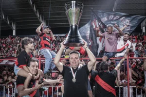 Dragão é o segundo maior campeão estadual, com 17 títulos e abre vantagem sobre o Vila Nova (Foto: Ingryd Oliveira/ACG)