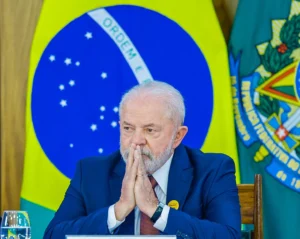 Ao menos três ministros estão se reunindo com o presidente. | Foto: Planalto