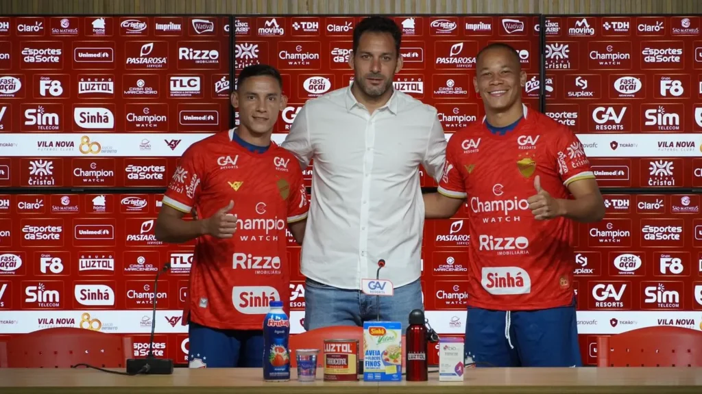 Apresentados, Caio Dantas e Everton Brito afirmam que estão prontos para conquistar os objetivos do Tigre na temporada (Foto: Comunicação Vila Nova)
