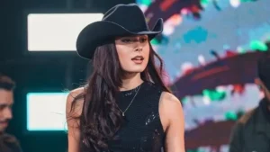 Castela iniciou sua carreira com vídeos de covers no Youtube no início da pandemia | Foto: Reprodução/Instagram