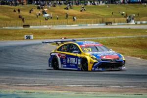 Único piloto goiano no grid da Stock Car, Raphael Teixeira fez a sua estreia oficial na Stock Car (Foto: Roberto Côrrea)