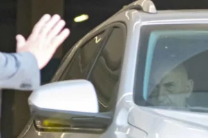 O ex-ministro chegou à sede da PF por volta das 8h45 e saiu pouco depois das 13h30. | Foto: Hugo Barreto/Metrópoles