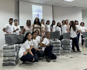 Em troca, as escolas receberam 110 computadores recondicionados | Foto: Divulgação