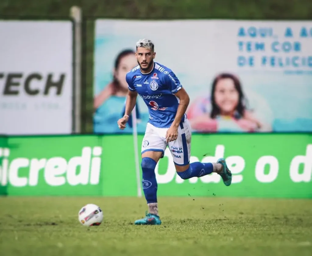 O zagueiro Milani disputou o último Campeonato Gaúcho pelo Aimoré, pelo qual atuou em dez partidas | Foto: Arquivo pessoal