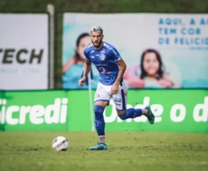 O zagueiro Milani disputou o último Campeonato Gaúcho pelo Aimoré, pelo qual atuou em dez partidas | Foto: Arquivo pessoal