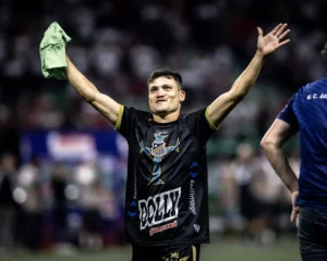 O atacante Ronald é um dos destaques da campanha surpreendente do Água Santa no Campeonato Paulista | Foto: Abner Dourado