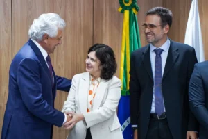 Governador tratou no Ministério da Saúde do repasse de recursos para qualificação e interiorização de hospitais e policlínicas no Estado. | Foto: Secom