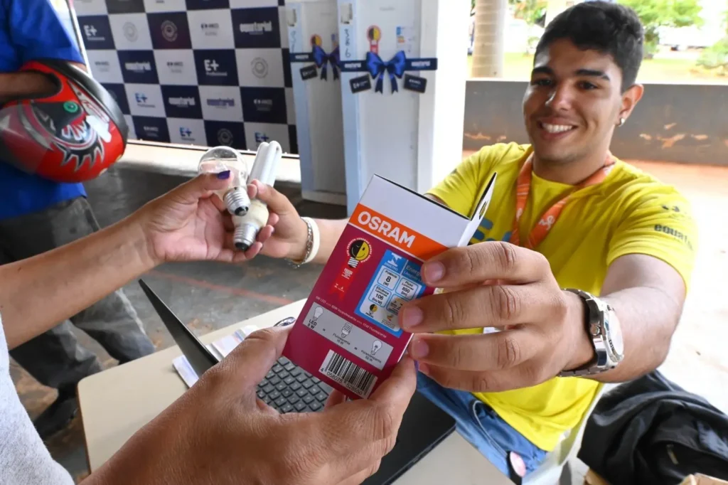 A empresa também irá disponibilizar uma loja de atendimento móvel com todos os serviços prestados em uma unidade convencional | Foto: Alex Malheiros