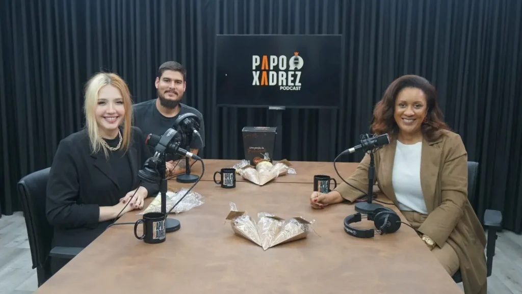 Aos apresentadores Ananda Leonel e Felipe Cardoso, Elaine contou sobre o surgimento da marca, assim como os desafios do empreendedorismo feminino no Brasil | Foto: O Hoje