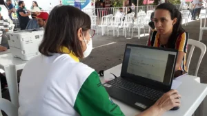 Oportunidades ofertadas pelo Sine Municipal incluem atendente de telemarketing (500), operador de empilhadeira (43), motofretista (22), servente de obras (22) e vendedor interno (17). | Foto: Divulgação