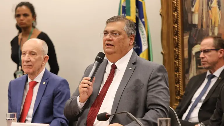 Ministro pede que Twitter exclua perfis por hashtags relacionadas a ataques a escolas
