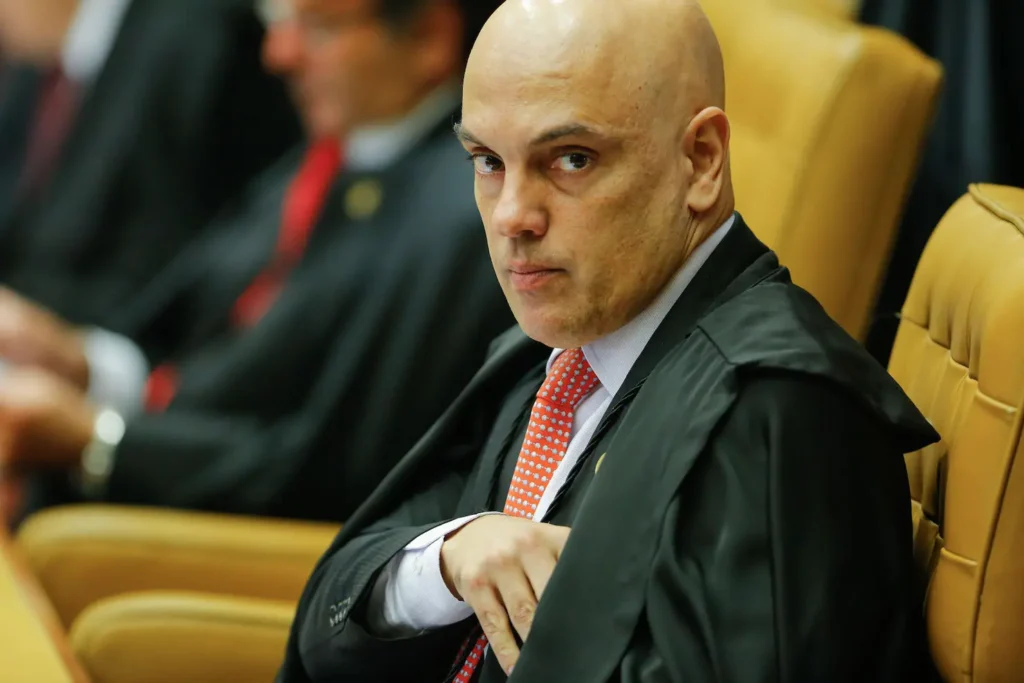 Sessao do STF no doa seguinte a denuncia do Joesley  Batista (JBS) contra o presidente Michem Temer. Facchin com Alexandre Moraes. Foto: Sérgio Lima/PODER 360