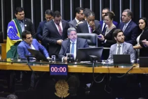 Câmara aprova urgência para PL das fake news