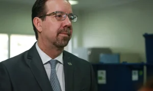 O presidente da Embrapa Celso Luiz Moretti fala à imprensa