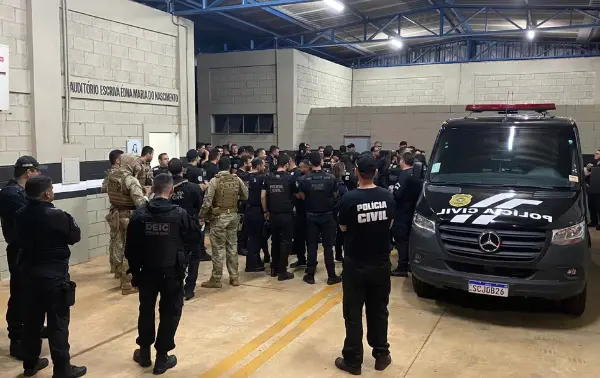 Ao todo, a polícia cumpriu 46 mandados