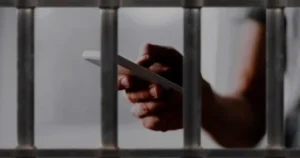 Atualmente, o projeto Alquimia II, que inspirou a proposta da MPGO, já entregou 1.307 smartphones para alunos do Rio Grande do Sul | Foto: Diputados Bonaerenses