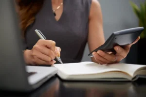 O prazo final para envio das Declarações de Imposto de Renda 2023 se aproxima, e aqueles que se adiantaram podem receber as restituições antes. | Foto: FreePik