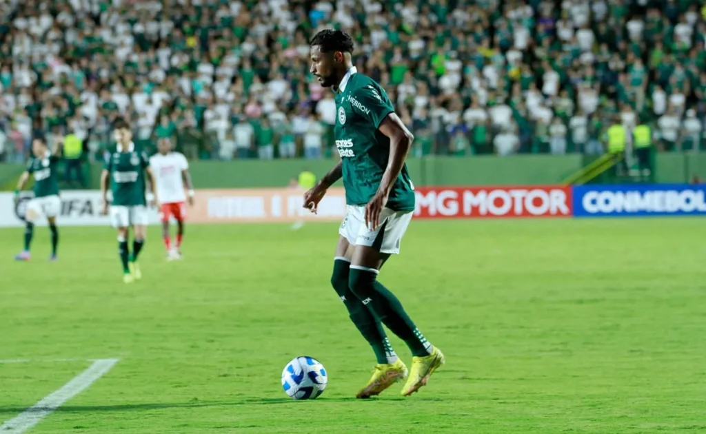O quarto jogo da Sul-Americana vale mais do que os três pontos (Foto: Rosiron Rodrigues/Goiás)