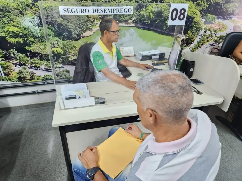 Os candidatos devem agendar o atendimento pelo aplicativo Prefeitura 24h. | Foto: Divulgação / Secom