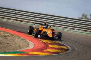 Piloto brasileiro chega embalado pelas duas vitórias e três pódios conquistados na abertura do campeonato em Spa-Francorchamps, na Bélgica (Foto: Dutch Photo Agency/RF1)