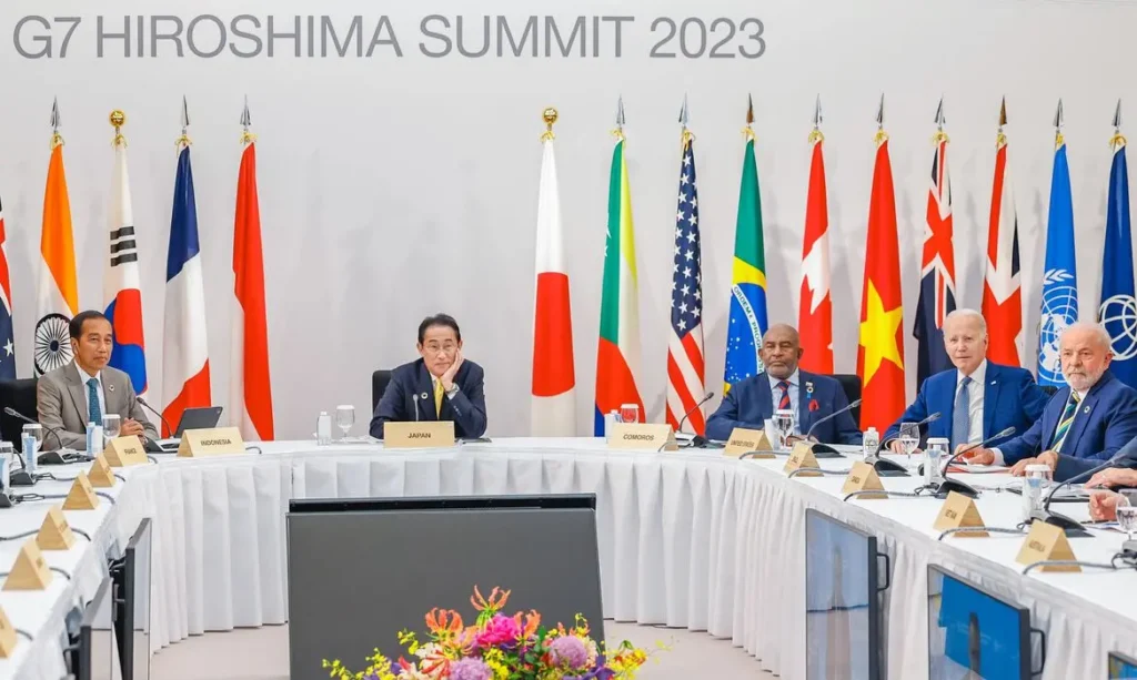 20.05.2023 - Presidente da República, Luiz Inácio Lula da Silva, durante Sessão de trabalho do G7 + países convidados e organizações internacionais: “Trabalhando juntos para enfrentar múltiplas crises”.
Hiroshima, Japão.

Foto: Ricardo Stuckert/PR
