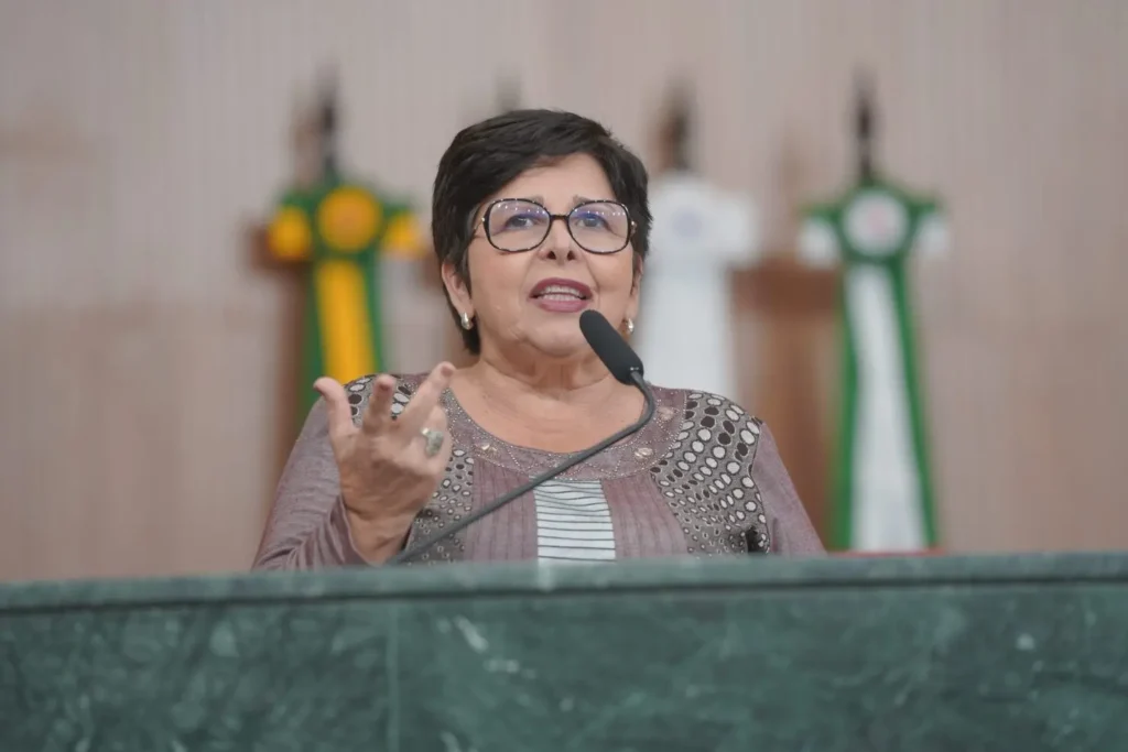 Deputada criticou a queda de braço e disse que agronegócio setor só passou a ganhar dinheiro a partir da abertura de mercado costurada pelo petista. | Foto: Sérgio Rocha/Alego