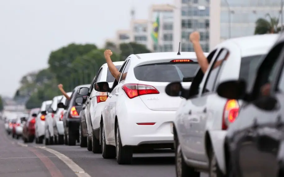 Manifestantes lutam por mais direitos trabalhistas e por espaço fixo na Rodoviária de Goiânia | Foto: Marcelo Camargo/Agência Brasil