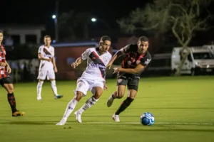 Com Barradão lotado, Atlético-GO derruba invencibilidade do Vitória na Série B.(Victor Ferreira/EC Vitória)