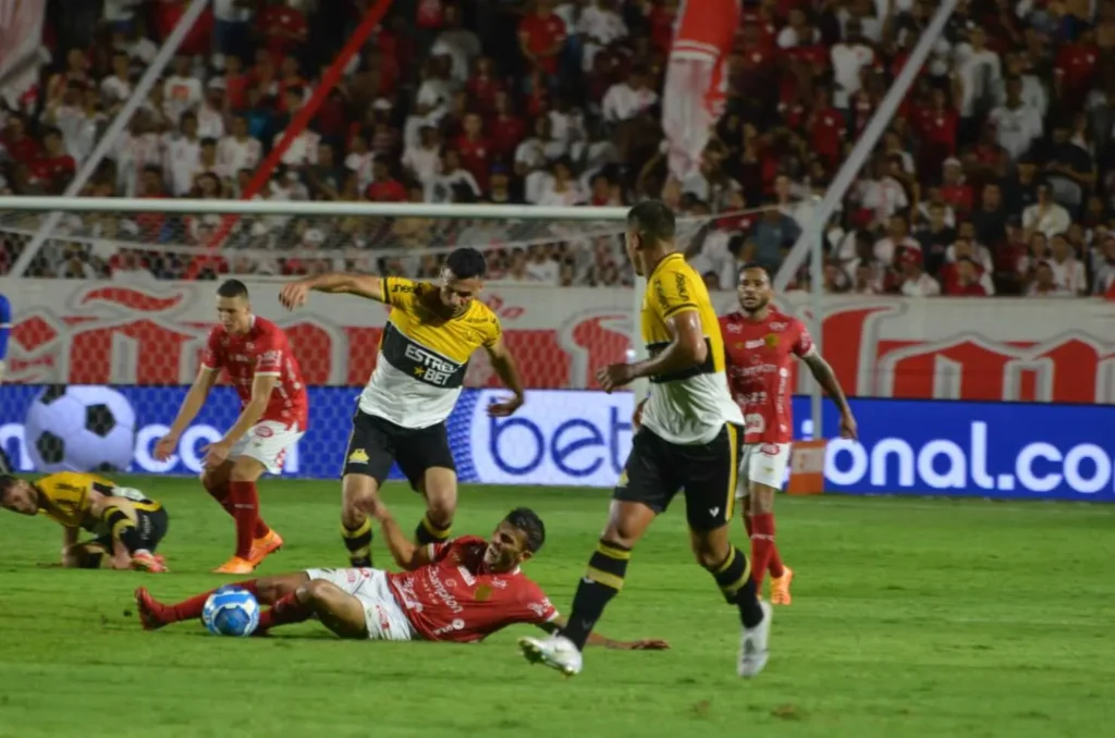Jogando no OBA, Tigrão empata com concorrente direto e segue invicto no Brasileirão (Foto: Afonso Cardoso)