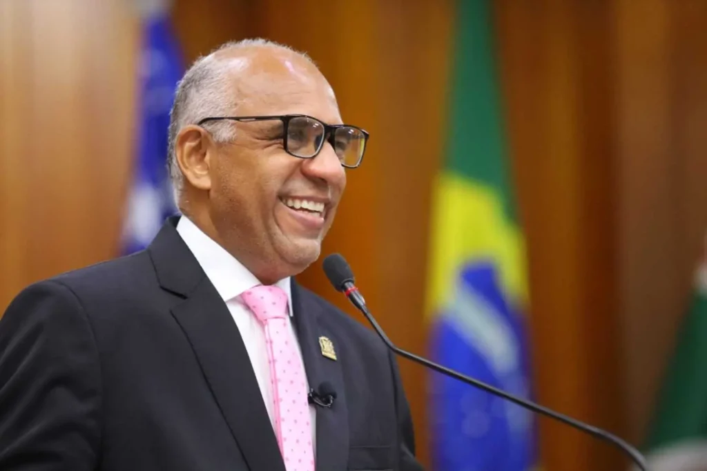 Rogério Cruz recebe homenagem por contribuições sociais por meio do esporte|