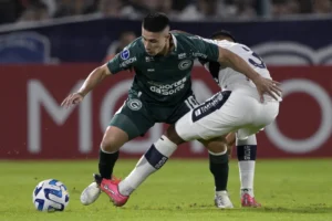 Na cidade de La Plata, o Goiás derrotou o Gimnasia pelo placar de 2 a 0 | Foto: Conmebol