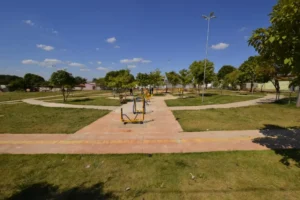 A academia aberta conta com 10 itens em uma área de 100 metros quadrados. | Foto: Divulgação / Comurg