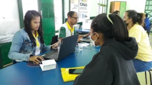 Dentre os cursos oferecidos, estão alongamento de cílios e unhas; manicure e pedicure; corte e costura; mídias sociais; informática; cabeleireiro; design de barbas; eletricista | Foto: Secom
