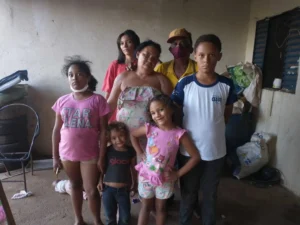 Ana Izabel de 17 anos, que mora em Aragoiânia, alega está passando por dificuldades dentro de casa. | Foto: Arquivo Pessoal